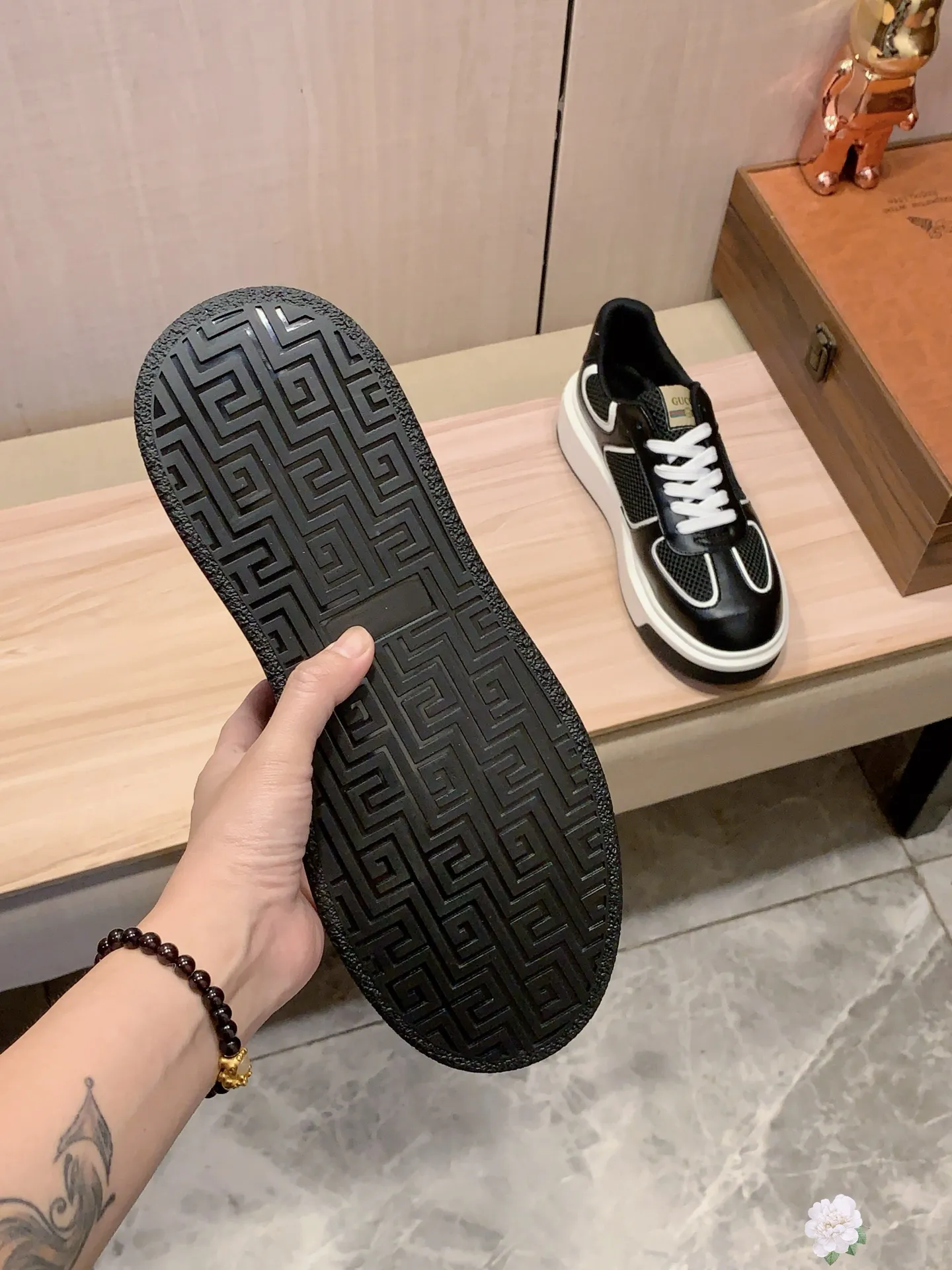 Men's men's shoes💰460💰💰🎩🎩[Lightning][Lightning] "Gucci*" The latest • popular casual shoes, top brand [seduce] luxury ~ purchasing agency, top ~ quality. [Strong] The upper is made of imported breathable cowhide with material ➕ breathable sheepskin feet (•) and fine workmanship. The original stylish and stylish soft rubber wear-resistant and non-slip outsole is light and comfortable on the feet. The real thing looks better when photographed in person. 0127: code: 38-44, 2️⃣ colors selected